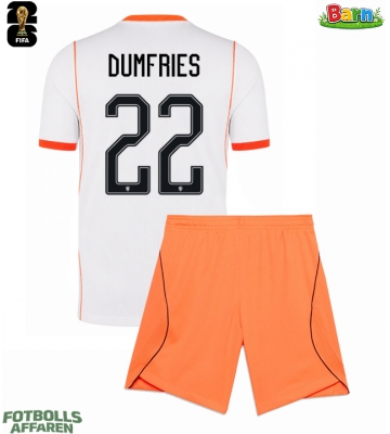 Nederländerna Denzel Dumfries #22 Bortaställ Barn VM 2026 Kortärmad (+ Korta byxor)